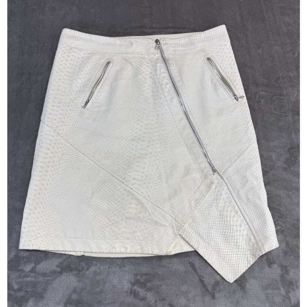 Yigal Azrouël Ivory Leather Skirt Size 8 Asymmetrical Zip Snake Texture